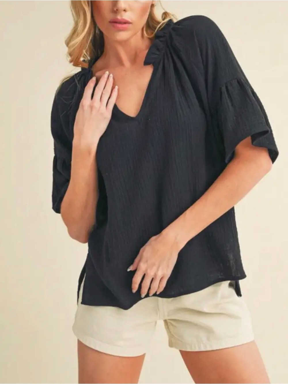Everyday Black V-Neck Puff Sleeve Blouse